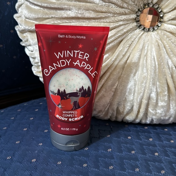 BATH & BODY WORKS SET. . . WINTER CANDY APPLE SCENT - Picture 5 of 6